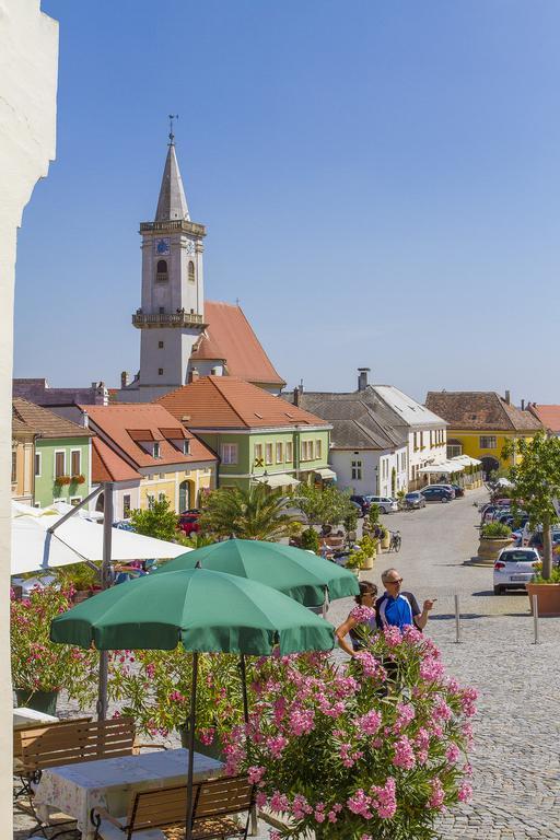 Unser Rosa Haus Fuer Sie Rust Oda fotoğraf